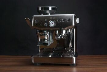 Sage de Barista Express Impress Espressomachine