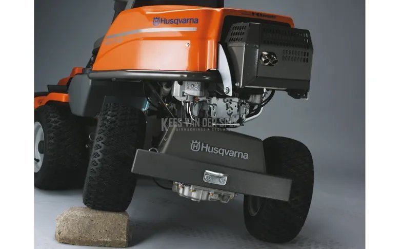 970-81-62-01_002-Husqvarna-R216T.jpg