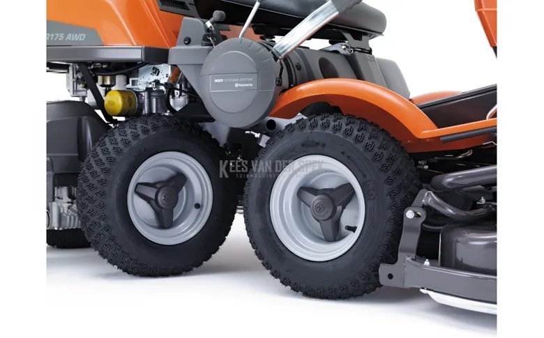 970-81-62-01_005-Husqvarna-R216T.jpg
