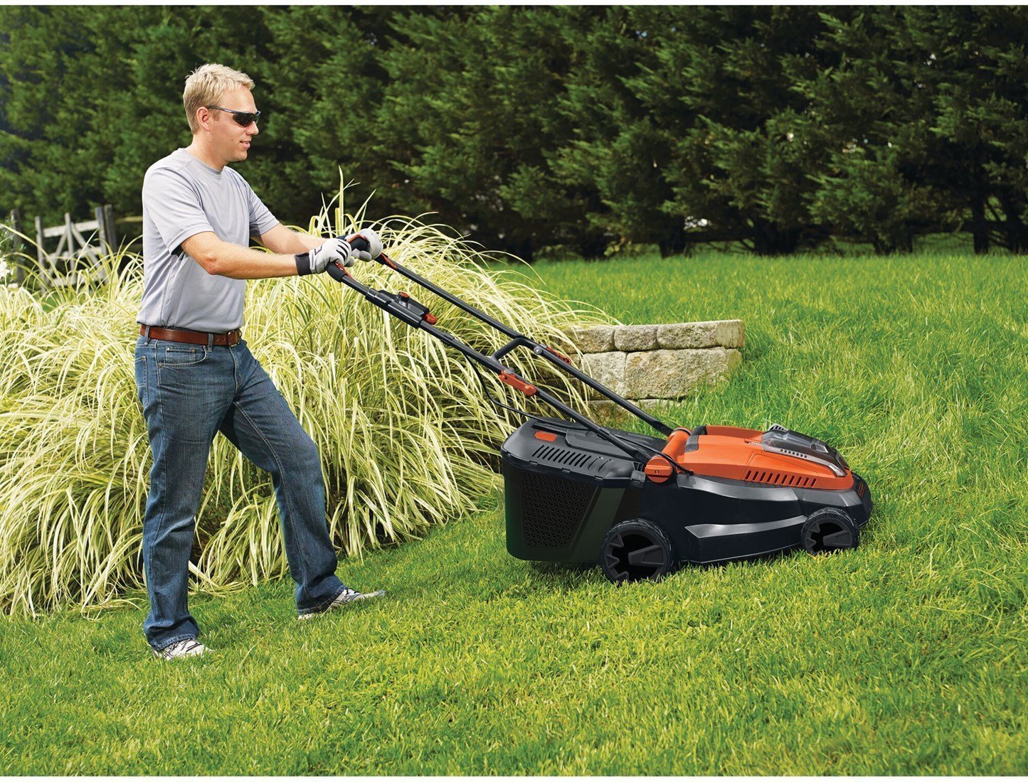 blackplusdecker-clm3825l2-36v-2x25ah-38cm-grasmaaier-clm3825l2-qw-3.jpeg